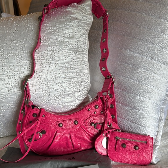 ❌SOLD❌Balenciaga Le Cagole XS Pink Crinkled Leather Two Way Bag - Picture 12 of 14